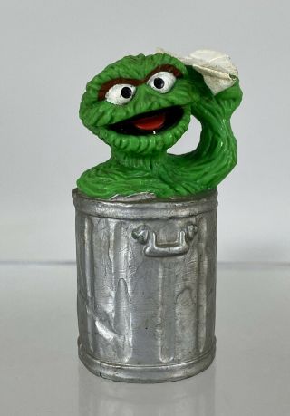 Vintage Sesame Street Oscar The Grouch 2.  5” Pvc Figure Paper Airplane Applause