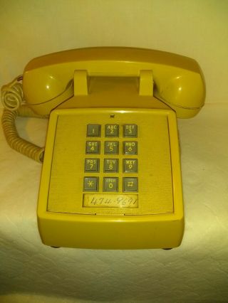 Vintage Itt Touchtone Push Button Desk Landline Phone.  Beige Made In Span