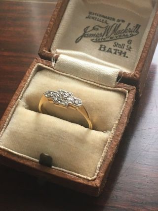 A Fine Antique Art Deco 18ct Gold Geom Platinum Diamond 3 Stone Ring W/ Box