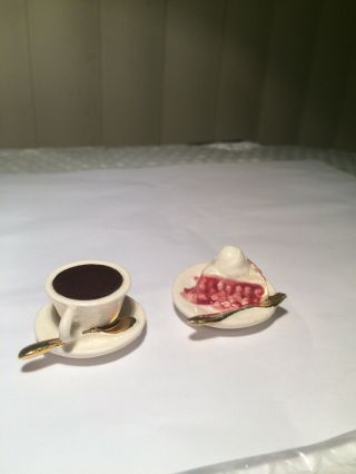Vintage Arcadia Mini Pie A La Mode And Coffee Salt And Pepper Shakers