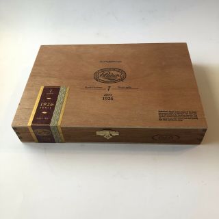 CIGAR Box PADRON No 1 Serie 1926 EMPTY Wooden Storage Stash Box Crafts 2