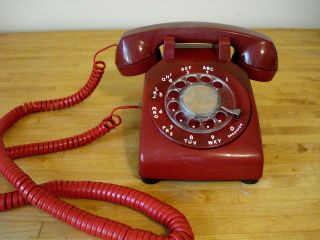 Vintage Red At&t Rotary Telephone,  It Has A Very Small Crack Right Front Foot