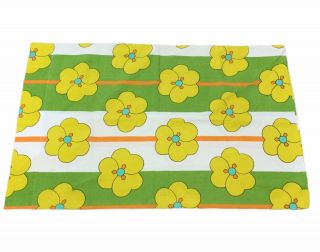 Vintage 70s Mod Floral Pillowcase Stevens Utica Big Yellow Flowers 50/50 Blend