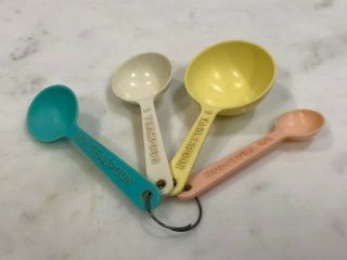 Vintage Mid Century Lustro Ware Measuring Spoon Set Of 4 Pastel