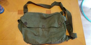 Vintage 1940s Wwii U.  S.  Army Green Canvas Gas Mask Bag Lightweight Service