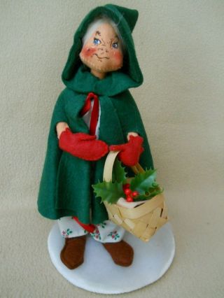 Vintage 1991 Annalee 10 " Cloth Doll / Lady With Cape And Basket