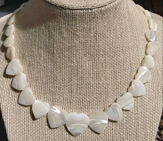 Vtg Graduated Mop Heart Choker Necklace Carved Mother Of Pearl Mid Century 16 "