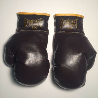Vintage Everlast Leather Boxing Gloves 9 Oz.  Brown & Yellow