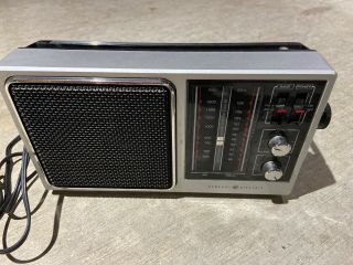 Vintage 1980’s Ge General Electric Am/fm Portable Radio 7 - 2857a Great