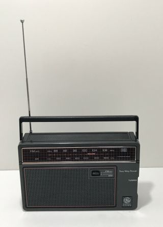Vintage General Electric Ge Portable Am/fm Radio Model 7 - 2660d