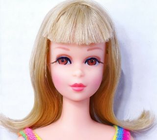 Stunning Vintage Blonde Twist And Turn Leg Francie Doll