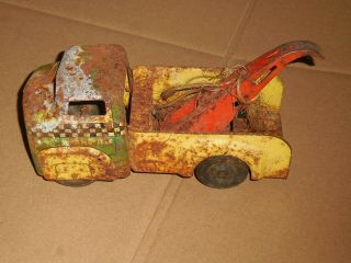 Vintage Collectible Rusty & Dirty Wyandotte Toy Auto Service Tow Truck