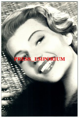 Rita Hayworth Portrait Glamour Hollywood Legende Cinema Photo Vintage Presse