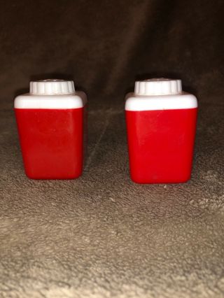 Vintage Lustro Ware Red and White Salt & Pepper Shakers 2