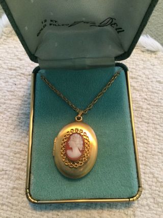 Vintage Van Dell 12k Gold Filled Cameo,  Locket And Chain Necklace.