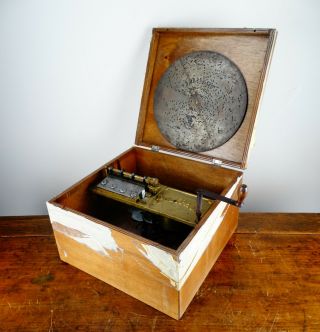 Antique Polyphon Music Box Symphonion With Hand Crank & 11 " Musical Disc Record