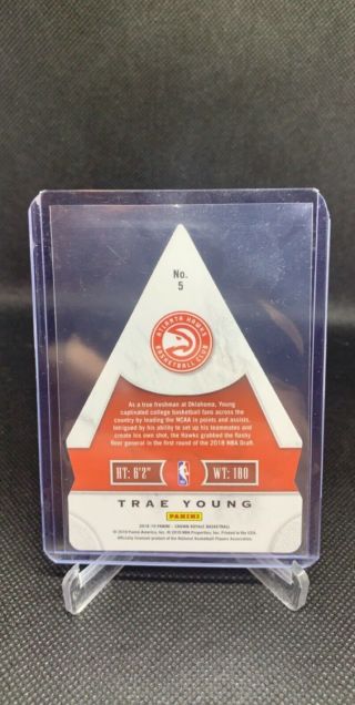 2018 - 19 Crown Royale Mamba ' s Choice Trae Young Die Cut Rookie Red /75 Kobe RC 2