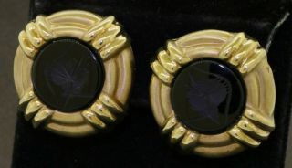 Vintage 14k Gold High Fashion 15.  8mm Intaglio Soldier Onyx Earrings