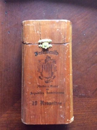 Jose Benito 10 Havanitos Wood Cigar Box.  Empty