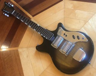 100 Rare Vintage 1960s Crown Electric Guitar Burst W/ Chip Board Case