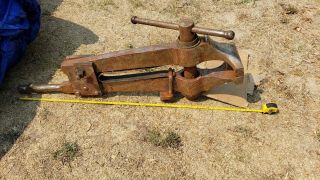Antique Blacksmithing Post Peg Leg Vise 7.  5 Inch Jaws