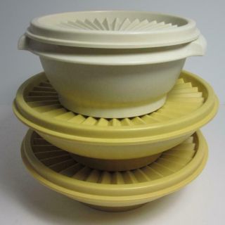 Vintage Tupperware Salad Cereal Bowl Set Of 3 Yellow Gold Canister Lid 890 1323