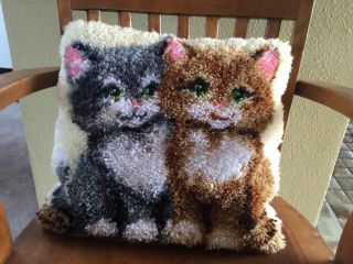 Kittens Latch Hook Rug Pillow Completed Vintage Tapestry Throw Cushion