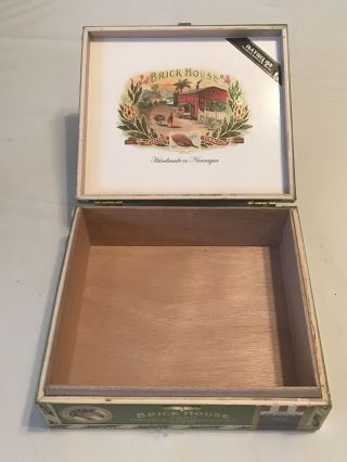 BRICKHOUSE - TORO - DOUBLE CONNECTICUT Green Cigar Box w/ Gold Art and Lettering 2