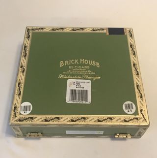 BRICKHOUSE - TORO - DOUBLE CONNECTICUT Green Cigar Box w/ Gold Art and Lettering 3