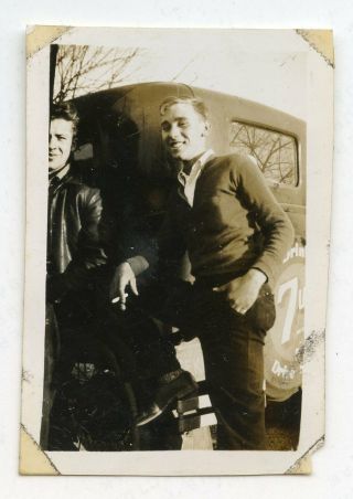13 Vintage Photo Handsome Buddy Boys Men And 7 Up Car Snapshot Gay
