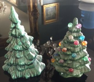 2 VINTAGE CERAMIC CHRISTMAS TREES 1 CAN LIGHT UP 2