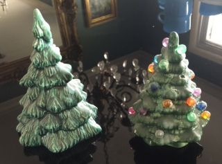 2 VINTAGE CERAMIC CHRISTMAS TREES 1 CAN LIGHT UP 3