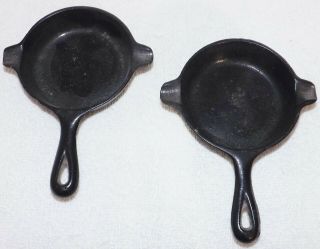 2 Vintage Wagner Ware Mini Cast Iron 1 Egg Skillets,  Frying Pans,  Ashtrays 1050