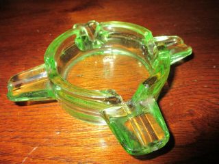 Vintage Mid - Century Green Glass Old Classic Style Ashtray With 4 Rests Cond