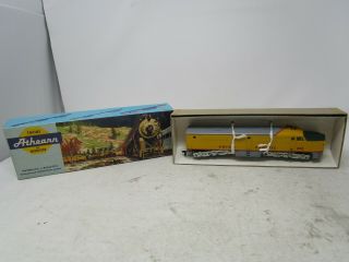 Vintage Athearn Union Pacific Pa - 1 Powered Diesel Locomotive " Ho "
