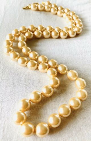 Vintage Joan Rivers Solid Glass Simulated Pearl Single Strand Necklace