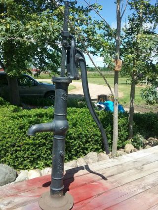 Vintage A Y Mcdonald Mfg Co Dubuque Iowa Cast Iron Antique Hand Water Well Pump.