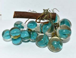 VINTAGE TEAL LUCITE ACRYLIC GRAPE CLUSTER DRIFTWOOD MID CENTURY 17 GRAPES 2