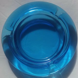 Vintage 4 " Round Glass Aqua Blue Ashtray With Three Rests And Flanged Rim