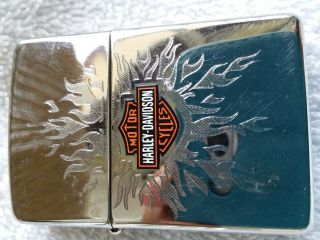 (2) CIGARETTE LIGHTERS 1 HARLEY DAVIDSON ZIPPO AND 1 RONSON QUEEN ANNE IN VERY 2