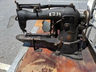 Singer 114 - 31 Industrial Chain Stitch Tag And Hem Tacker.  1954