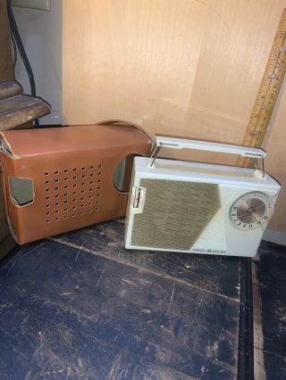 Vintage Ge General Electric Am Transistor Portable Radio Model P - 808h.