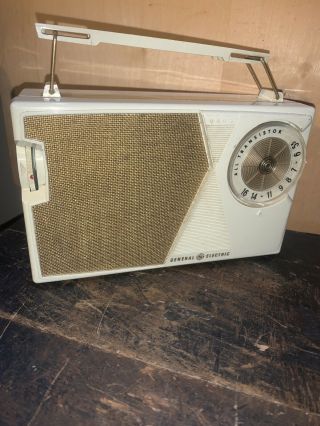 Vintage Ge General Electric Am Transistor Portable Radio Model P - 808e