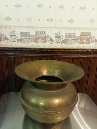 Vintage Brass Spittoon Made In England 8 Inches In Diameter.  6 Inches Tall