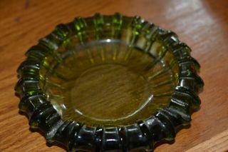 Emerald green vintage glass ashtray round 7 2