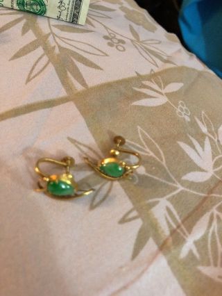 Antique 14k Yellow Gold W/ Chinese Apple Green Jadeite Jade Screw Back Earrings