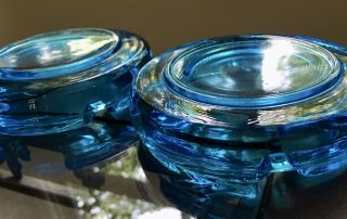 2 Aqua Blue Heavy Glass Ashtrays Vintage Round Turquoise Ash Trays 3