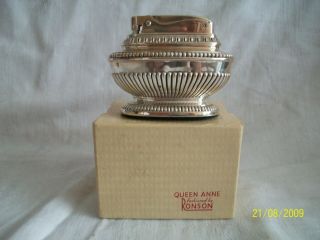 Vintage ' Ronson Queen Anne ' table lighter 2