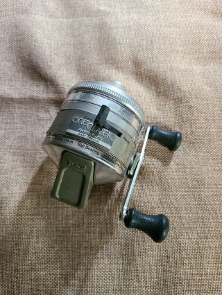 Vintage Zebco One Classic Feather Touch Spincast Fishing Reel Made In Usa
