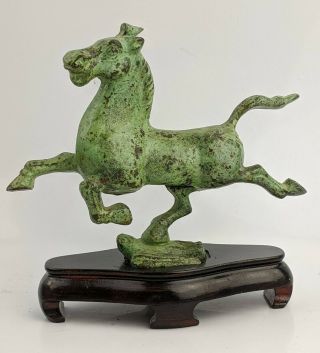 Mid C20th Bronze Flying Horse Of Gansu From The Han Dynasty - Wooden Stand